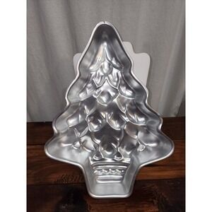 Wilton Christmas Evergreen Tree‎ Cake Pan
